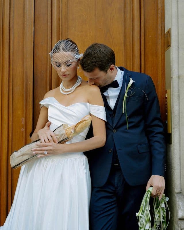 Bouquet de Mariée Courbé et Tendance – Callas Modernes pour un Mariage à Paris