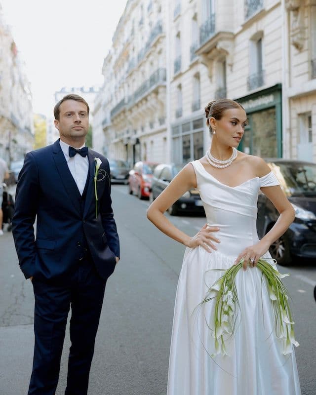 Bouquet de Mariée Courbé et Tendance – Callas Modernes pour un Mariage à Paris